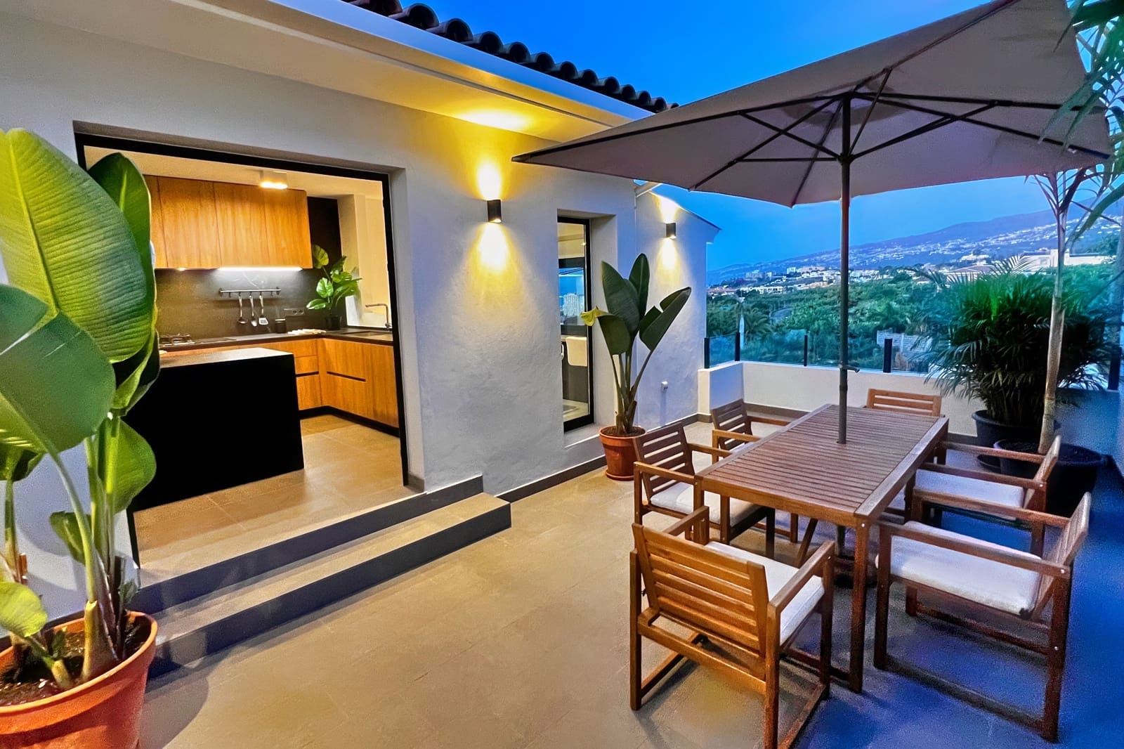 4 Zimmer Villa zu verkaufen in Puerto de la Cruz - 995.000 € (Ref: 9374567)