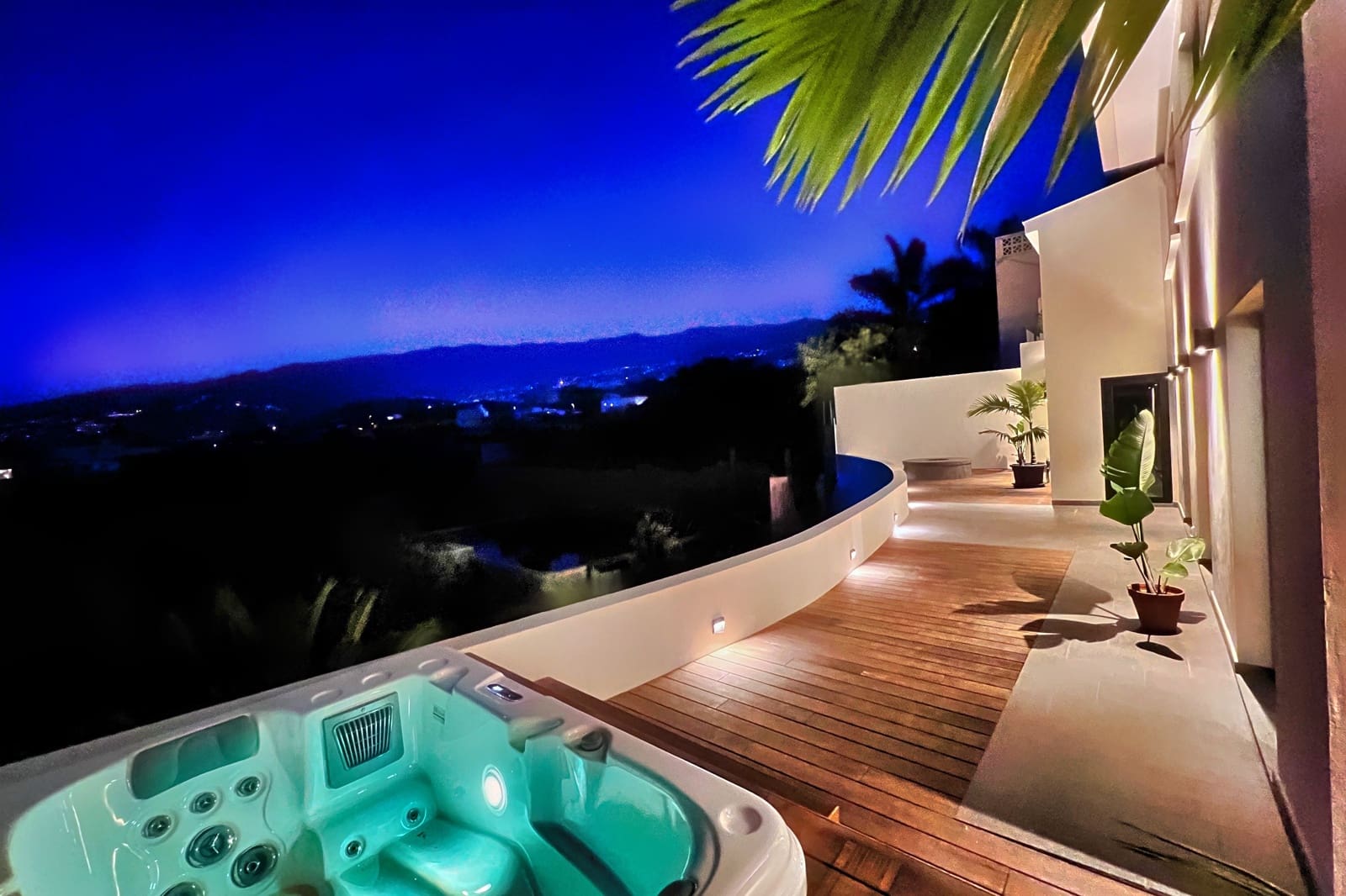 4 Zimmer Villa zu verkaufen in Puerto de la Cruz - 995.000 € (Ref: 9374567)