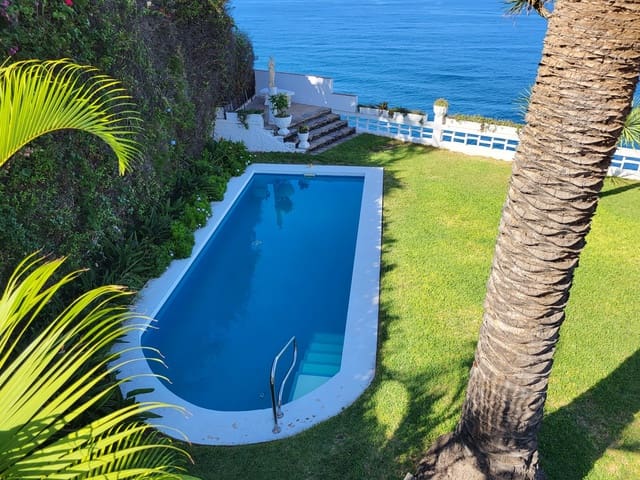 3 soverom Villa til salgs i Puerto de la Cruz med svømmebasseng - € 1 300 000 (Ref: 9397045)