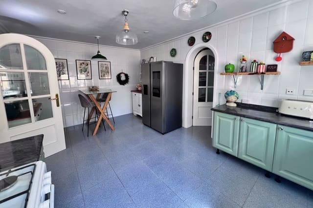 4 sypialnia Willa na sprzedaż w La Orotava z basenem - 749 000 € (Ref: 9405823)