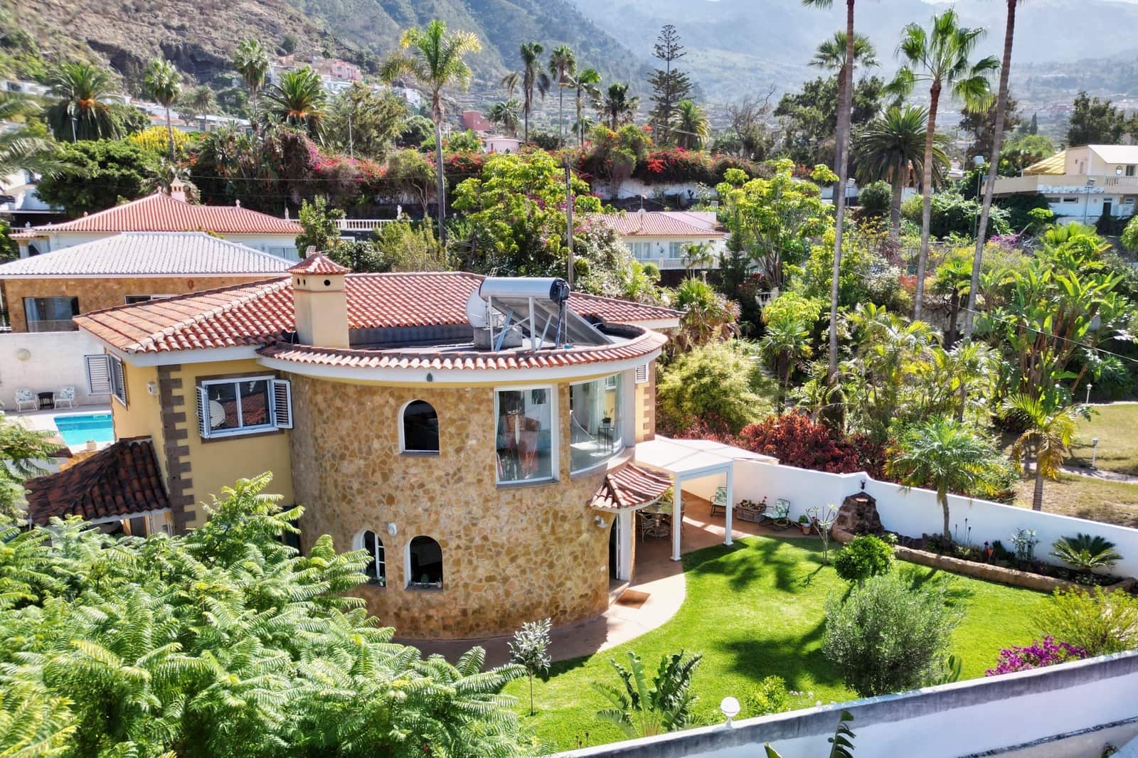 4 soverom Villa til salgs i La Orotava med svømmebasseng - € 749 000 (Ref: 9405823)