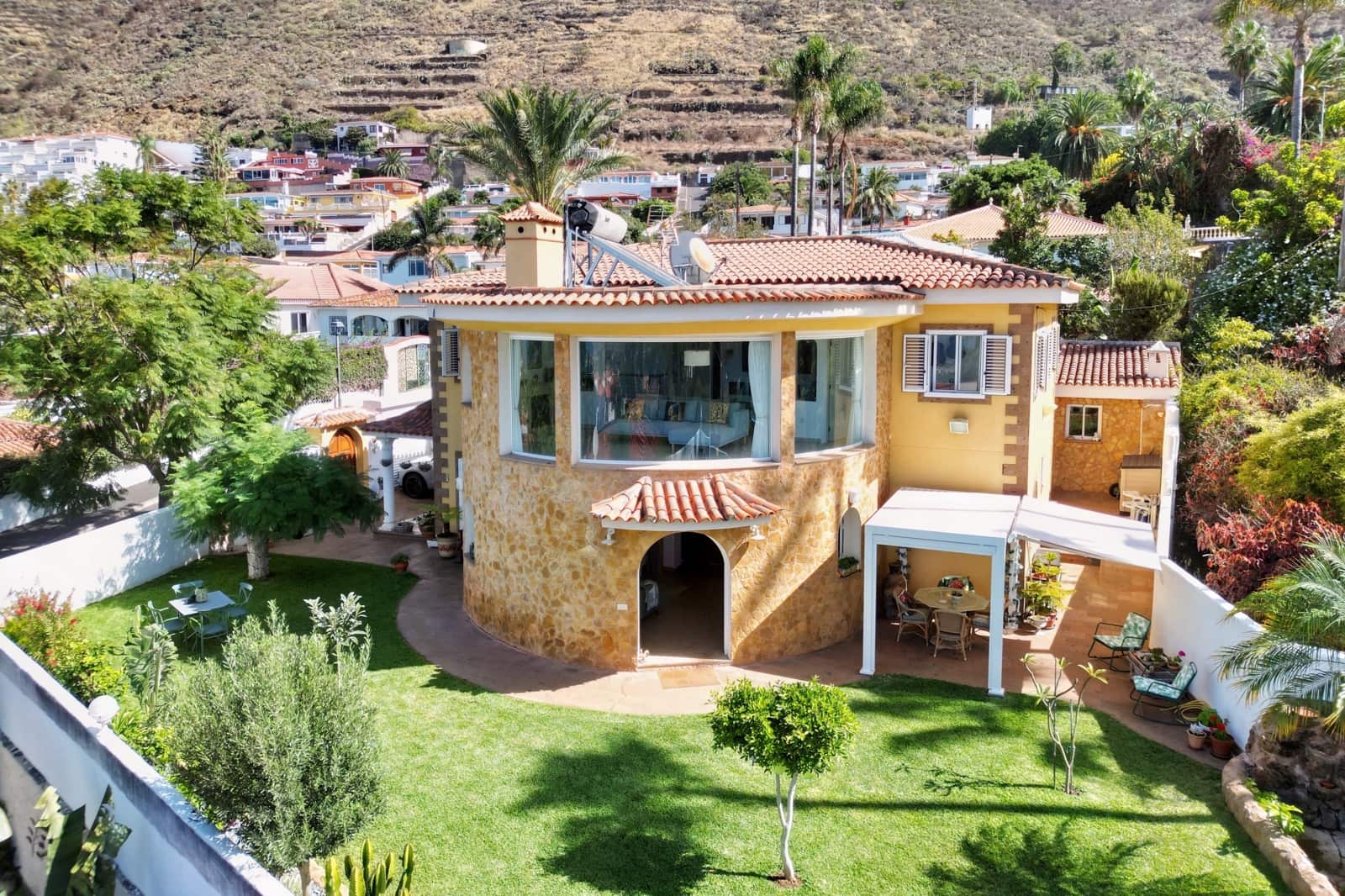 4 soverom Villa til salgs i La Orotava med svømmebasseng - € 749 000 (Ref: 9405823)