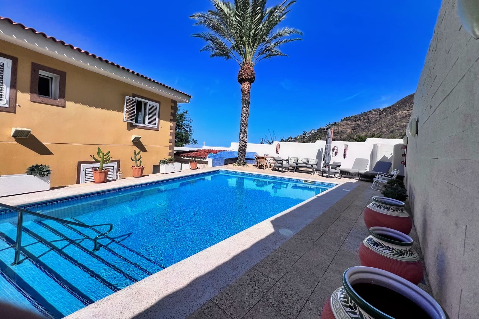 4 soverom Villa til salgs i La Orotava med svømmebasseng - € 749 000 (Ref: 9405823)