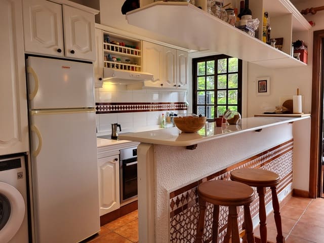 1 makuuhuone Huoneisto myytävänä paikassa Puerto de la Cruz mukana uima-altaan - 230 000 € (Ref: 9473339)