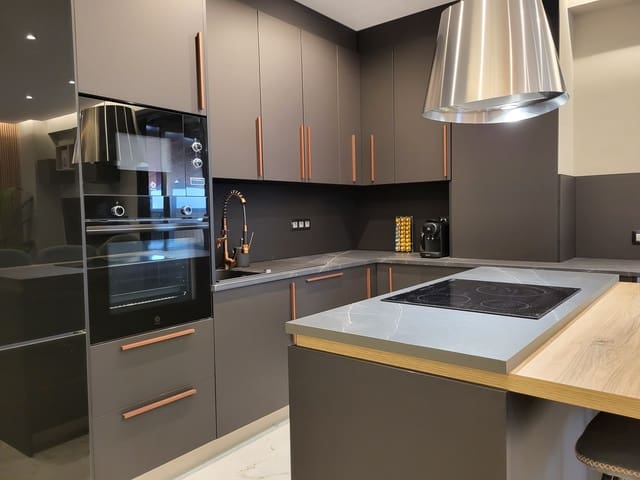 2 Zimmer Apartment zu verkaufen in Puerto de la Cruz mit Pool - 410.000 € (Ref: 9475677)