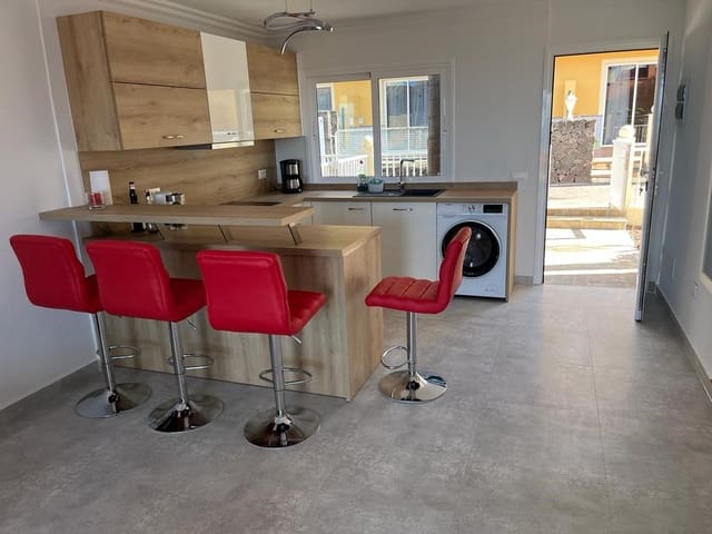 2 soveværelse Villa til salg i La Quinta, Santa Ursula med swimmingpool - € 329.000 (Ref: 9490926)