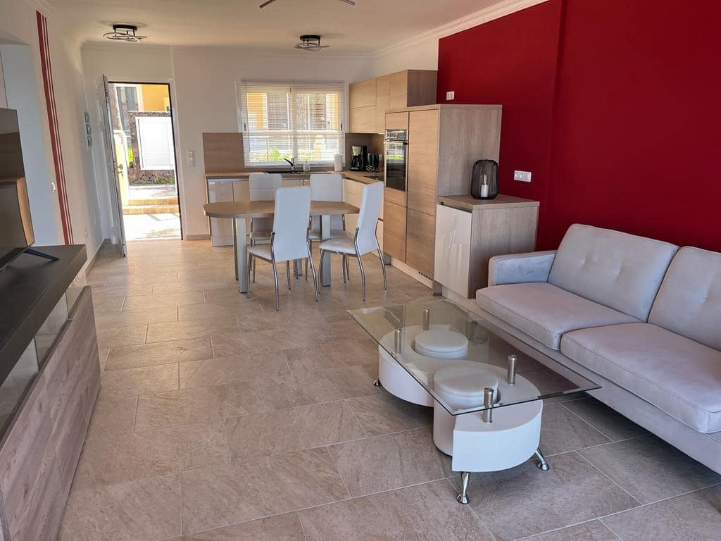 2 bedroom Villa for sale in La Quinta with pool - € 329,000 (Ref: 9490927)