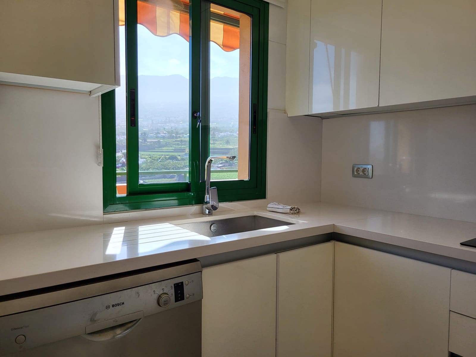 2 bedroom Apartment for rent in Puerto de la Cruz with pool garage - € 2,100 (Ref: 9547018)