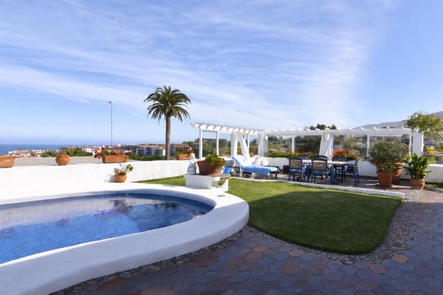 Chalet de 2 habitaciones en Puerto de la Cruz en venta con piscina garaje - 550.000 € (Ref: 9598157)