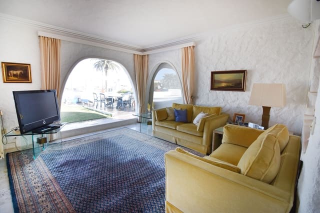 Chalet de 2 habitaciones en Puerto de la Cruz en venta con piscina garaje - 550.000 € (Ref: 9598157)