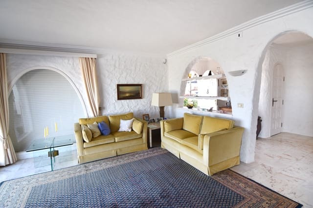 Chalet de 2 habitaciones en Puerto de la Cruz en venta con piscina garaje - 550.000 € (Ref: 9598157)