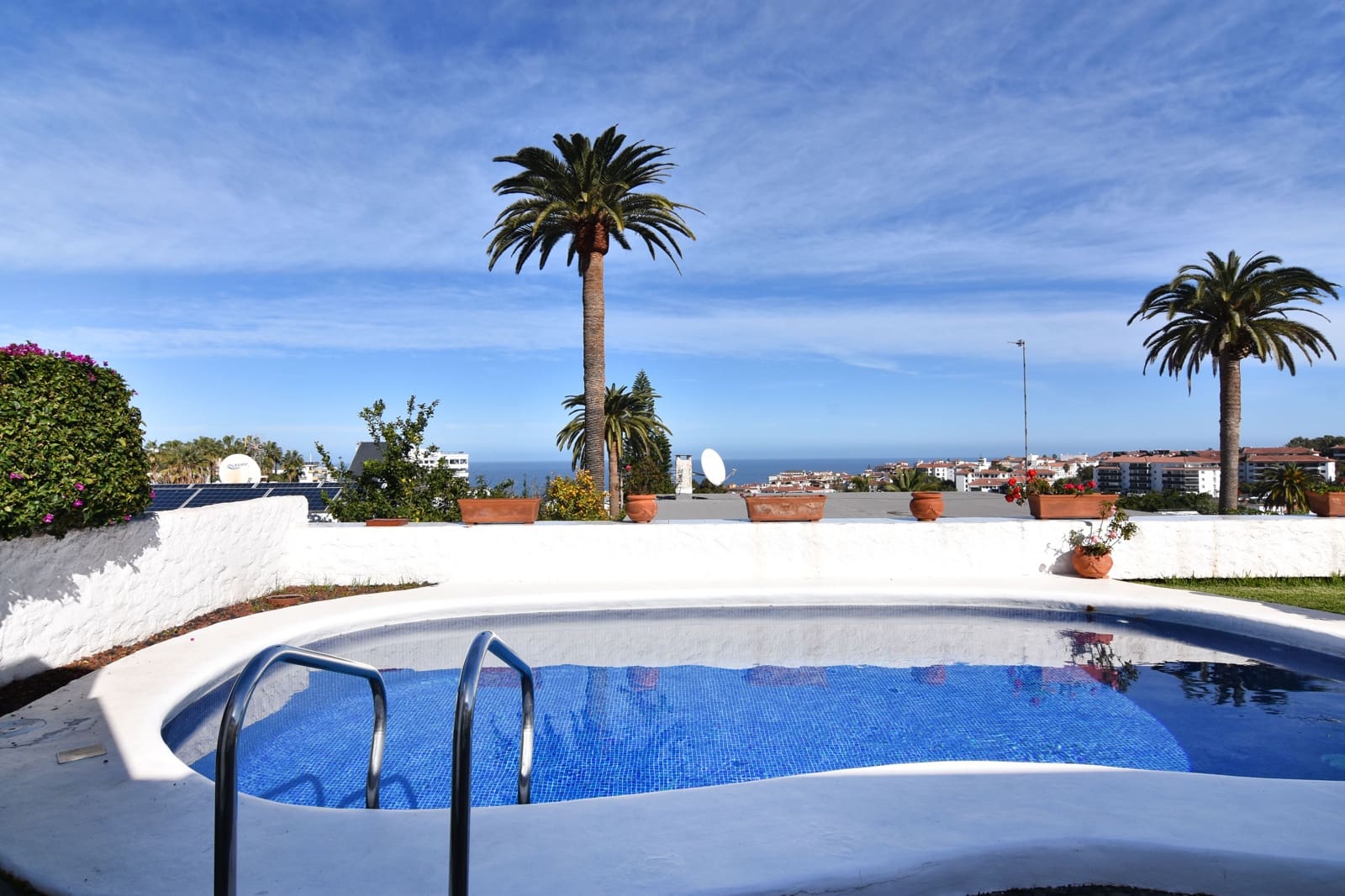 Chalet de 2 habitaciones en Puerto de la Cruz en venta con piscina garaje - 550.000 € (Ref: 9598157)