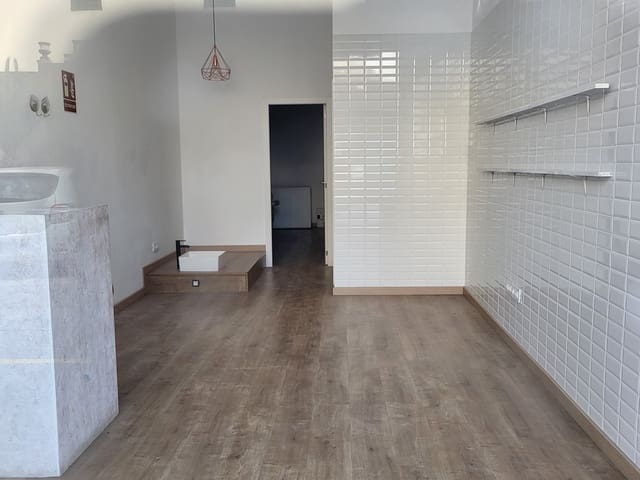 Gewerbe zu vermieten in Puerto de la Cruz - 1.000 € (Ref: 9651008)