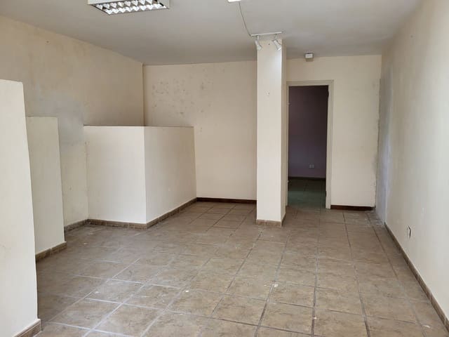 Commerciale da affittare in Puerto de la Cruz - 750 € (Rif: 9788840)