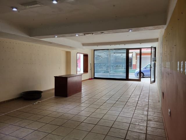 Commerciale da affittare in Puerto de la Cruz - 1.500 € (Rif: 9788841)