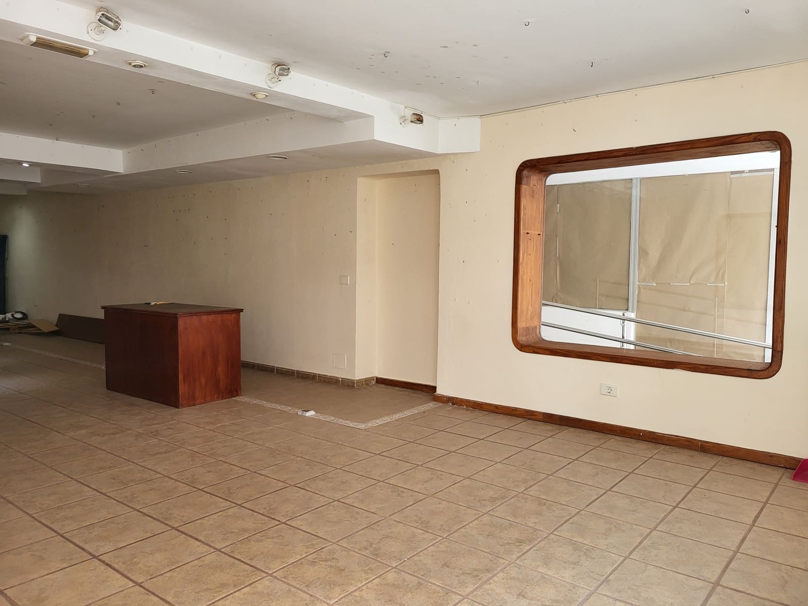 Commercial for rent in Puerto de la Cruz - € 1,500 (Ref: 9788841)