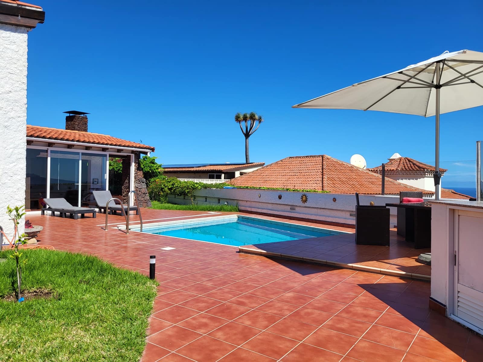 3 slaapkamer Villa te koop in Los Realejos met zwembad garage - € 649.000 (Ref: 9816208)