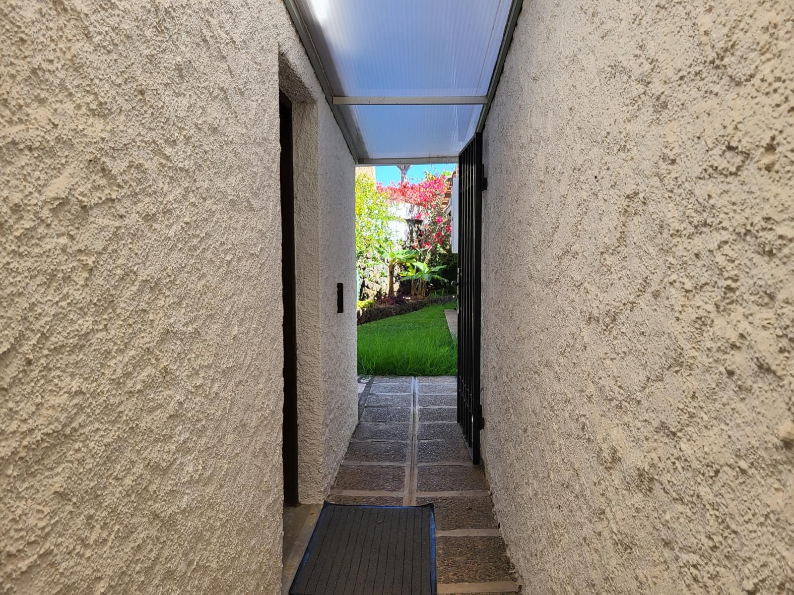 3 slaapkamer Villa te koop in Los Realejos met zwembad garage - € 649.000 (Ref: 9816208)