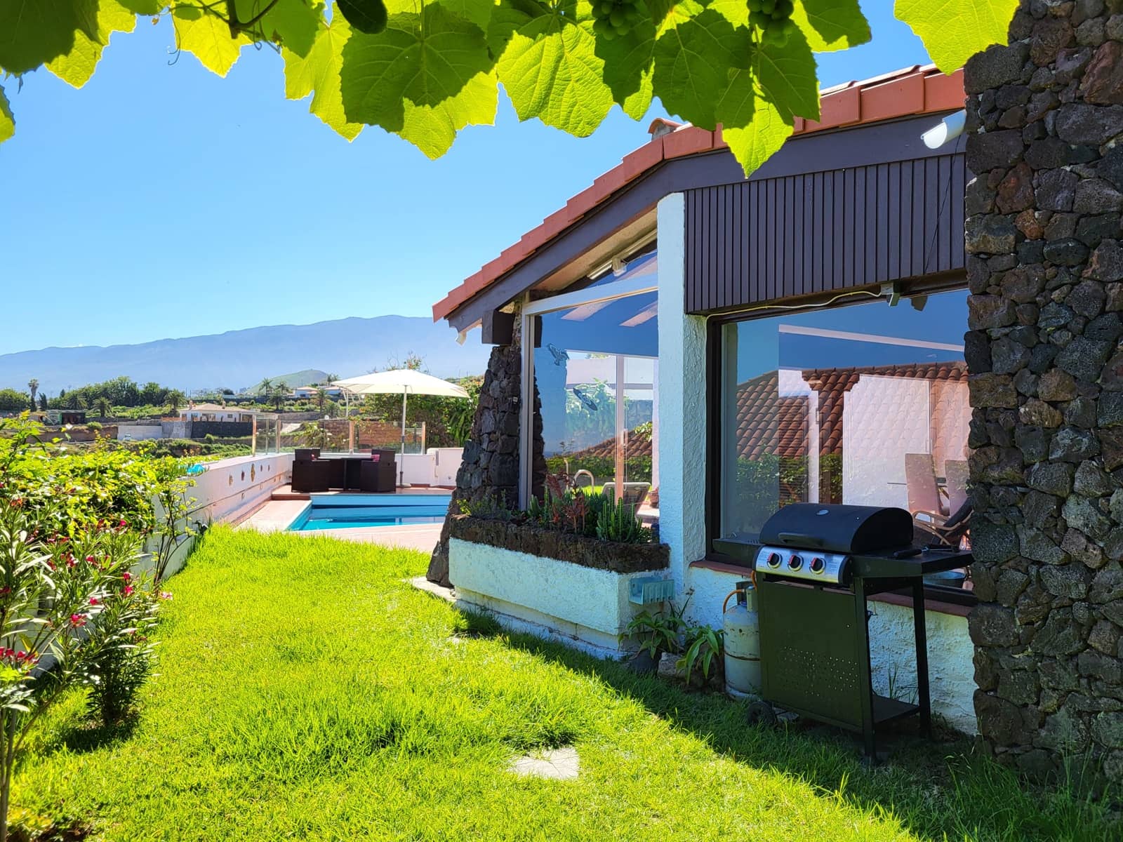 3 slaapkamer Villa te koop in Los Realejos met zwembad garage - € 649.000 (Ref: 9816208)