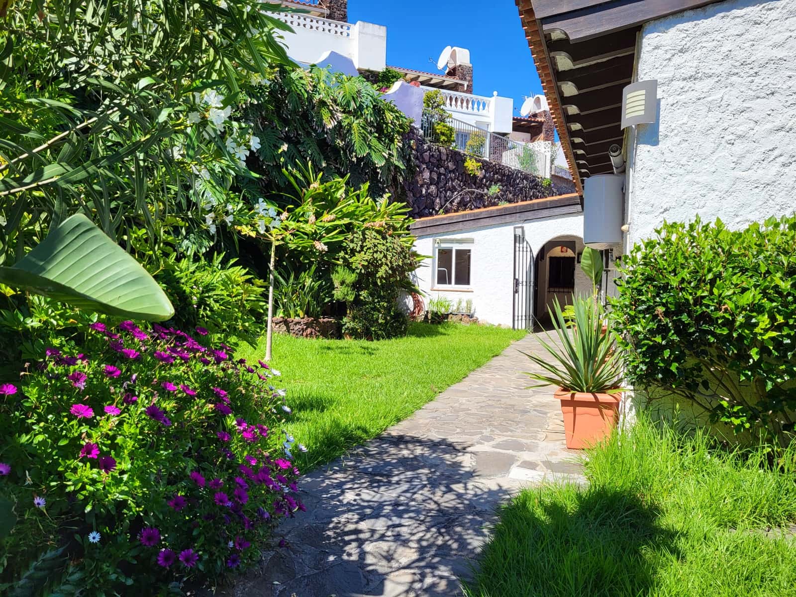 3 slaapkamer Villa te koop in Los Realejos met zwembad garage - € 649.000 (Ref: 9816208)