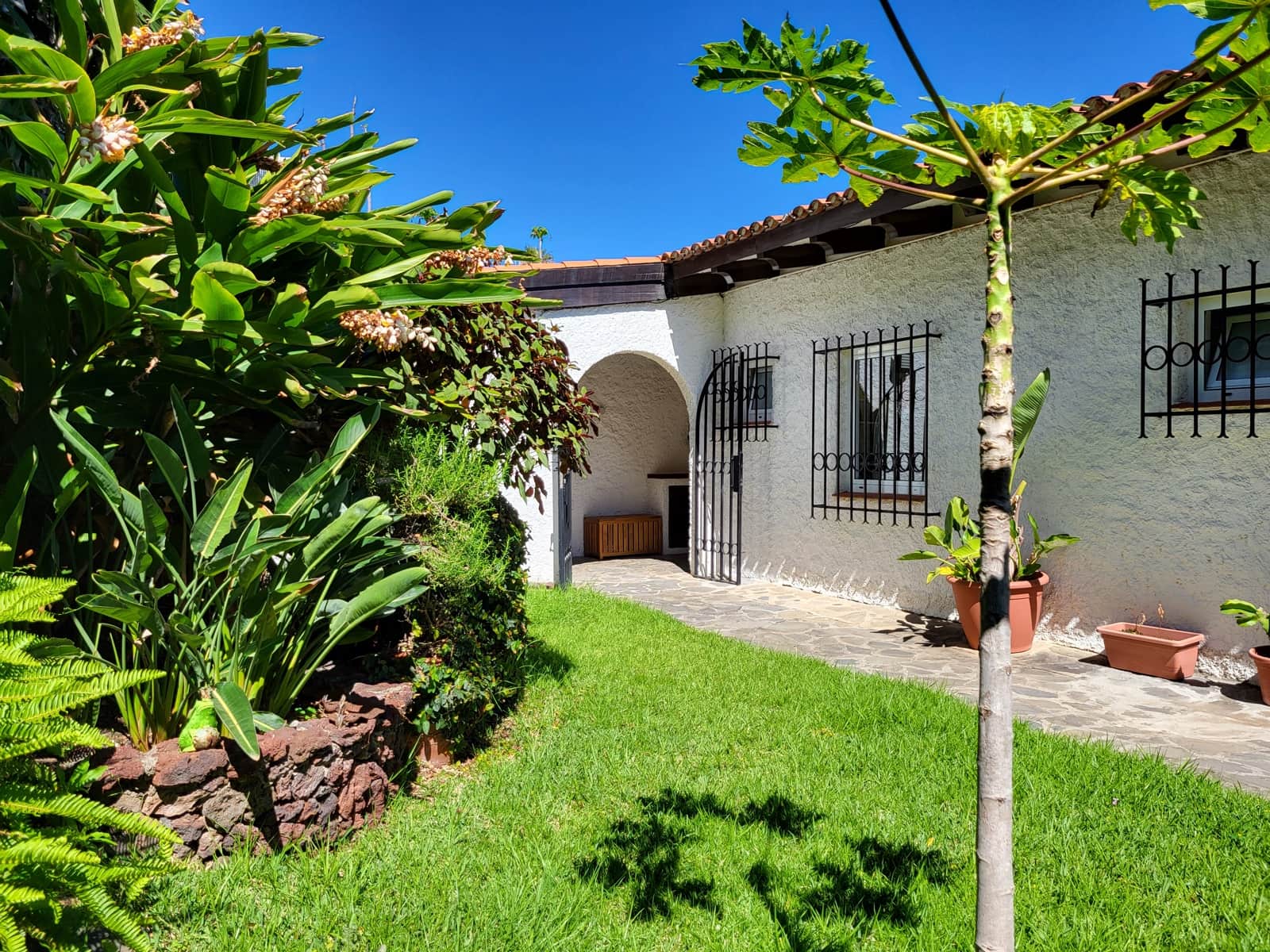 3 slaapkamer Villa te koop in Los Realejos met zwembad garage - € 649.000 (Ref: 9816208)