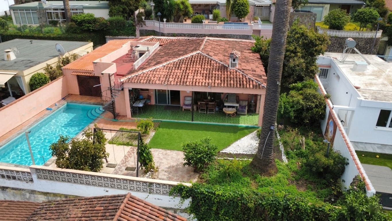 4 slaapkamer Villa te koop in La Orotava met zwembad garage - € 545.000 (Ref: 9850423)