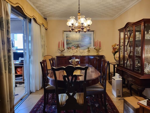 4 makuuhuone Huoneisto myytävänä paikassa Puerto de la Cruz mukana 
autotalli - 330 000 € (Ref: 9854461)
