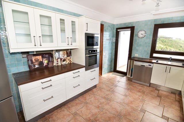 3 slaapkamer Villa te koop in La Matanza de Acentejo met zwembad - € 1.800.000 (Ref: 9863493)