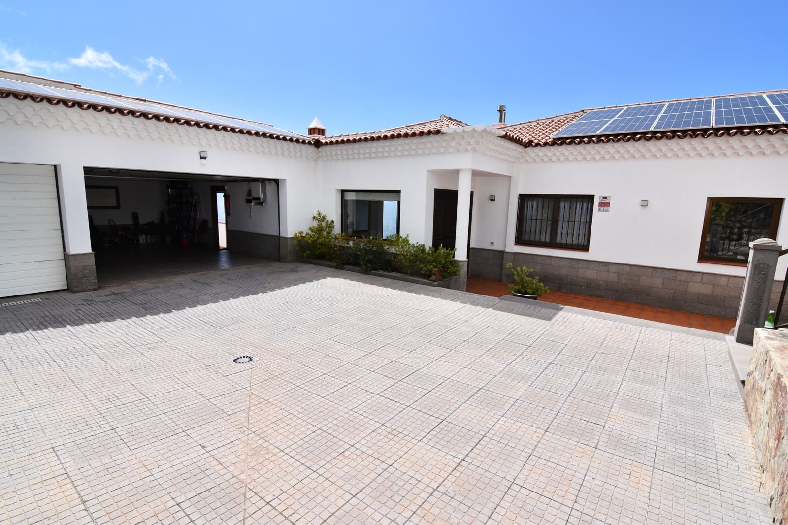 3 slaapkamer Villa te koop in La Matanza de Acentejo met zwembad - € 1.800.000 (Ref: 9863493)