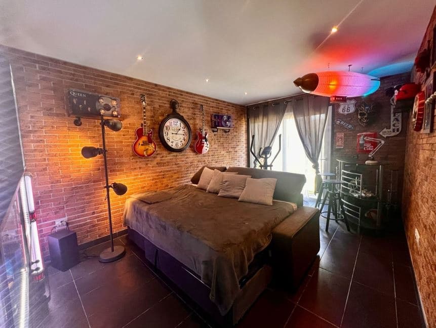 3 soverom Villa til salgs i El Durazno med svømmebasseng - € 1 360 000 (Ref: 9952923)