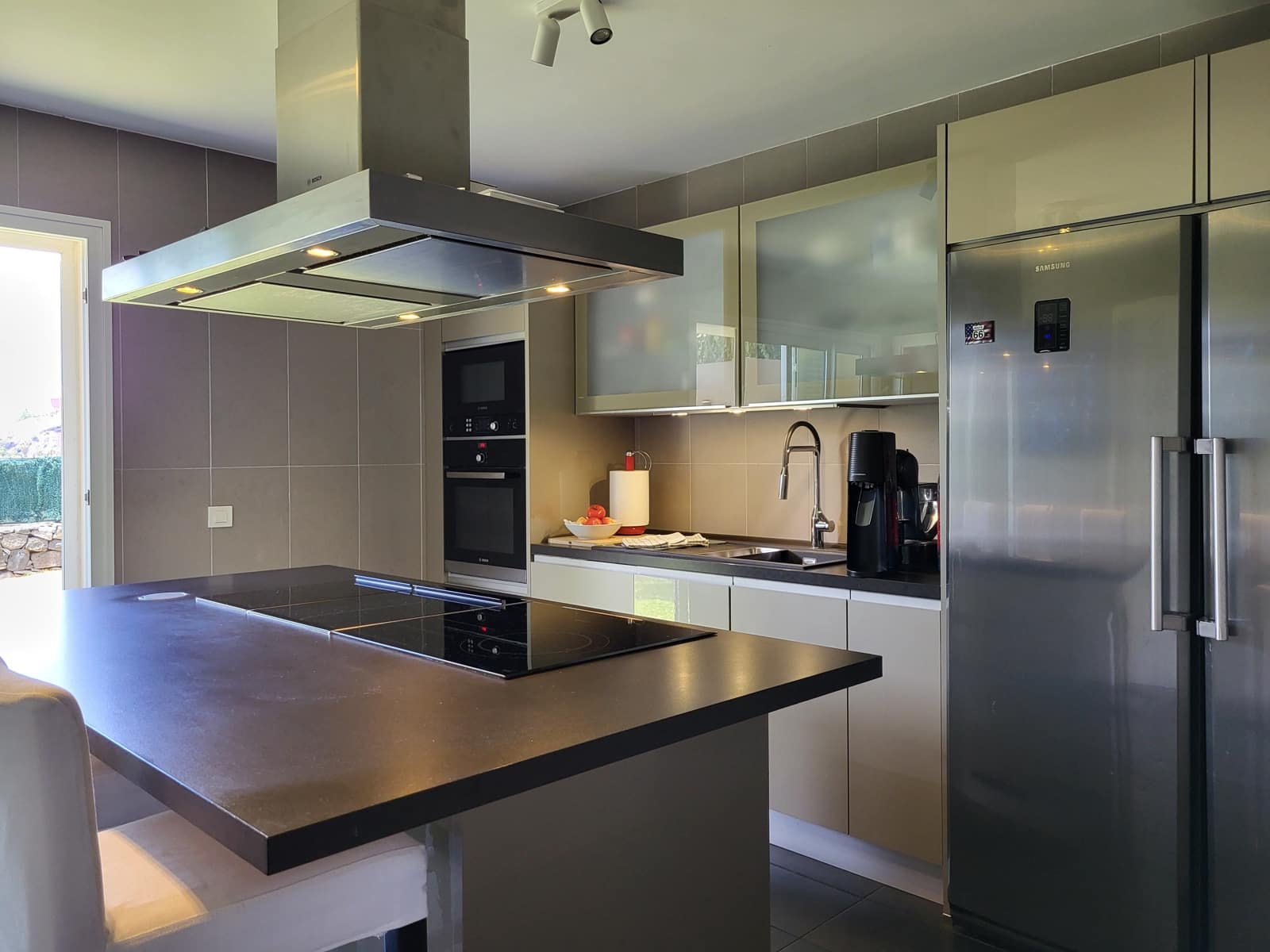3 bedroom Villa for sale in La Orotava with pool garage - € 1,360,000 (Ref: 9952923)