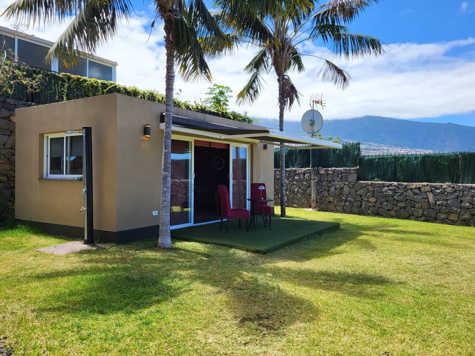 3 bedroom Villa for sale in La Orotava with pool garage - € 1,360,000 (Ref: 9952923)