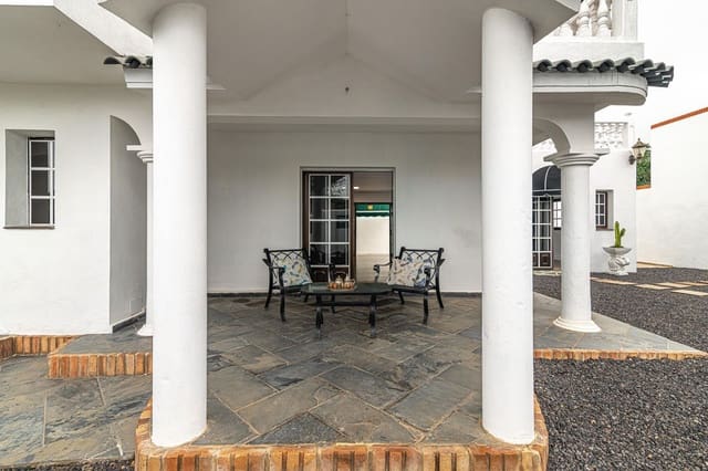 Chalet de 6 habitaciones en La Orotava en venta con garaje - 1.000.000 € (Ref: 7918494)