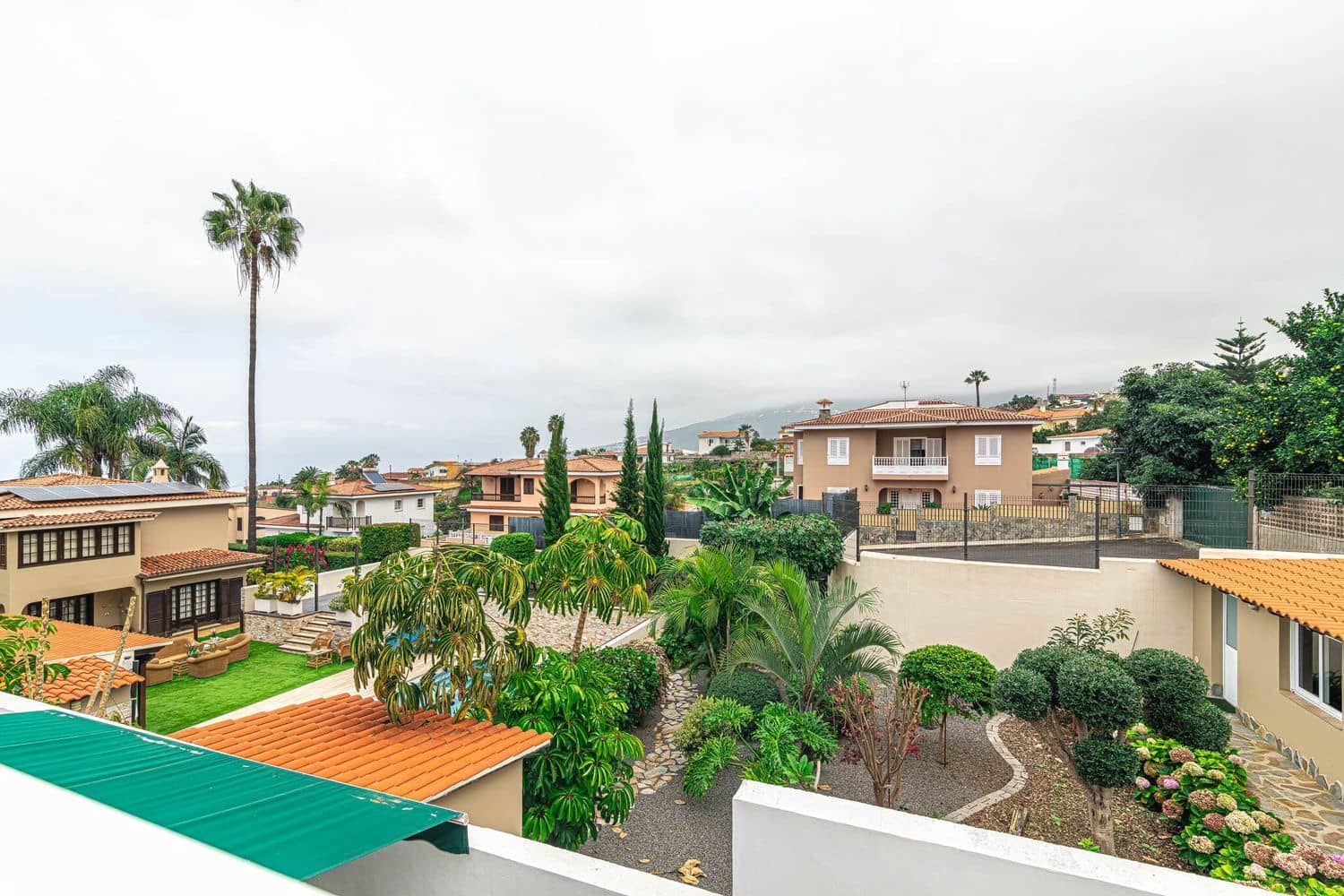 6 sypialnia Willa na sprzedaż w La Orotava z garażem - 1 000 000 € (Ref: 7918494)