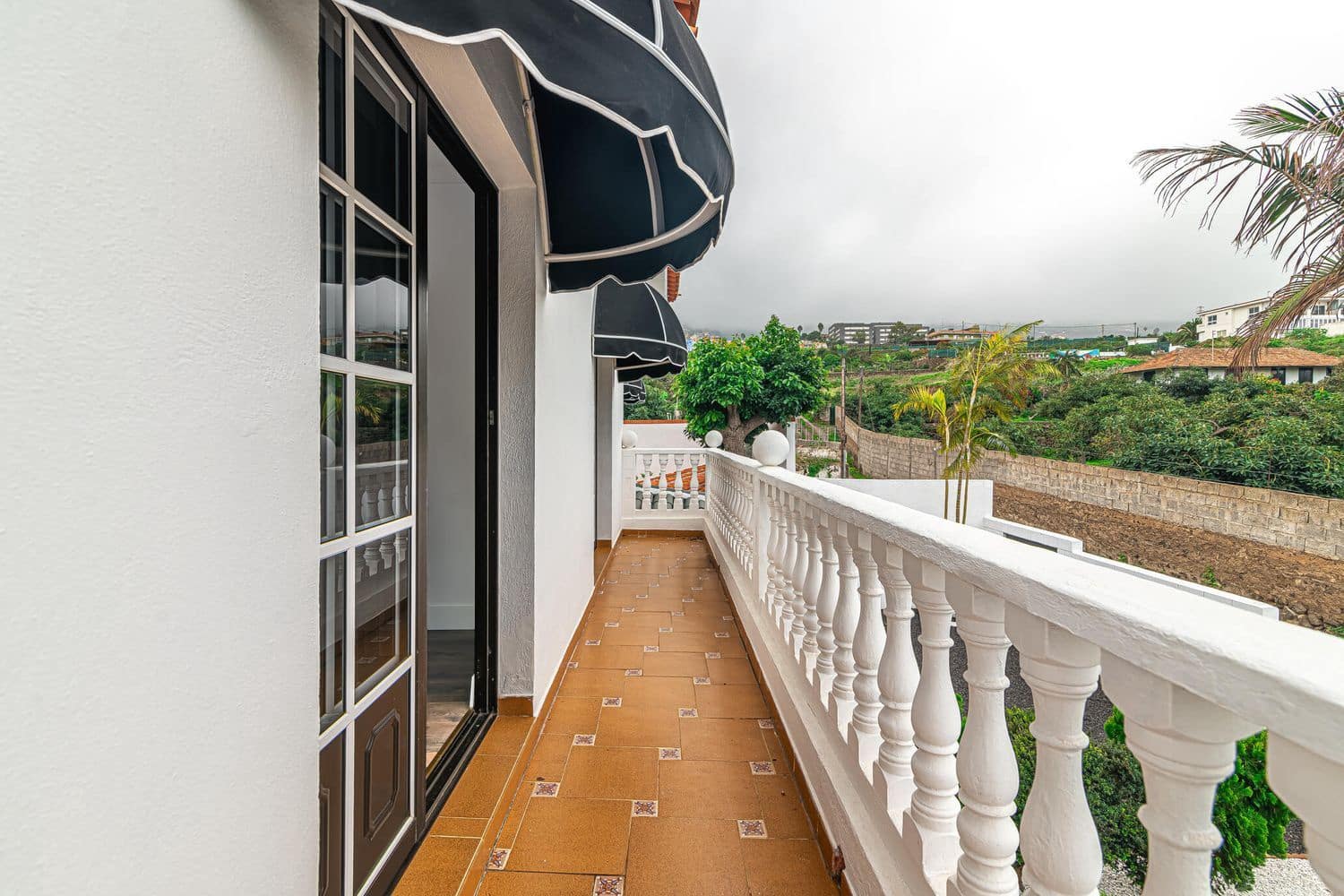 6 sypialnia Willa na sprzedaż w La Orotava z garażem - 1 000 000 € (Ref: 7918494)