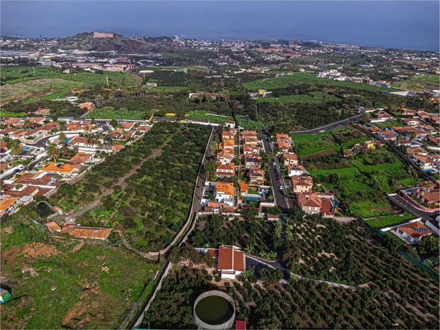 Chalet de 6 habitaciones en La Orotava en venta con garaje - 1.000.000 € (Ref: 7918494)