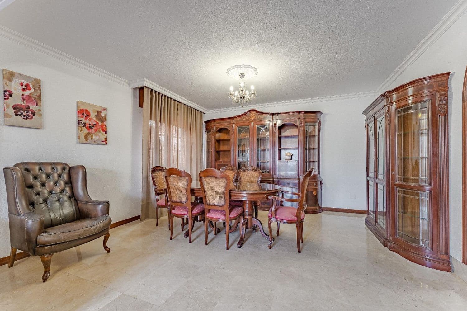 3 sypialnia Willa na sprzedaż w Chayofa z basenem garażem - 749 000 € (Ref: 8791749)