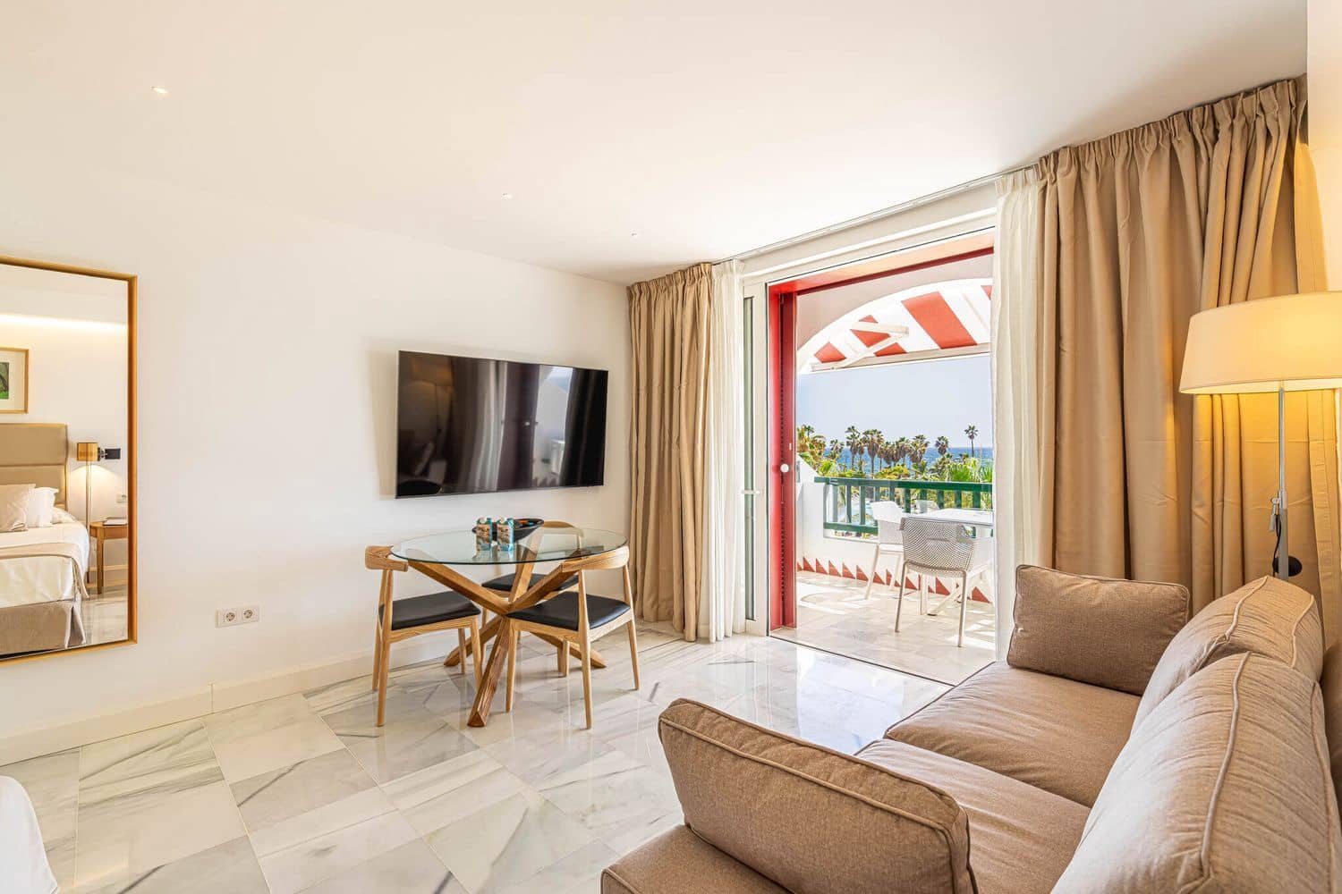 Appartement à vendre à Playa de las Americas avec piscine garage - 415 000 € (Ref: 8941041)