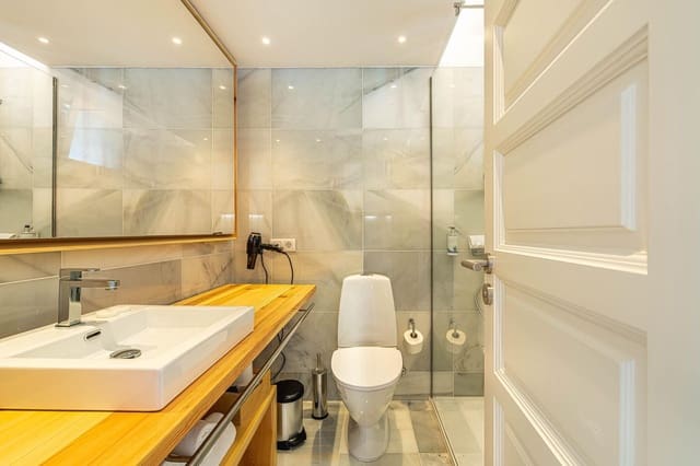 Huoneisto myytävänä paikassa Playa de las Americas, Arona mukana uima-altaan 
autotalli - 415 000 € (Ref: 8941041)