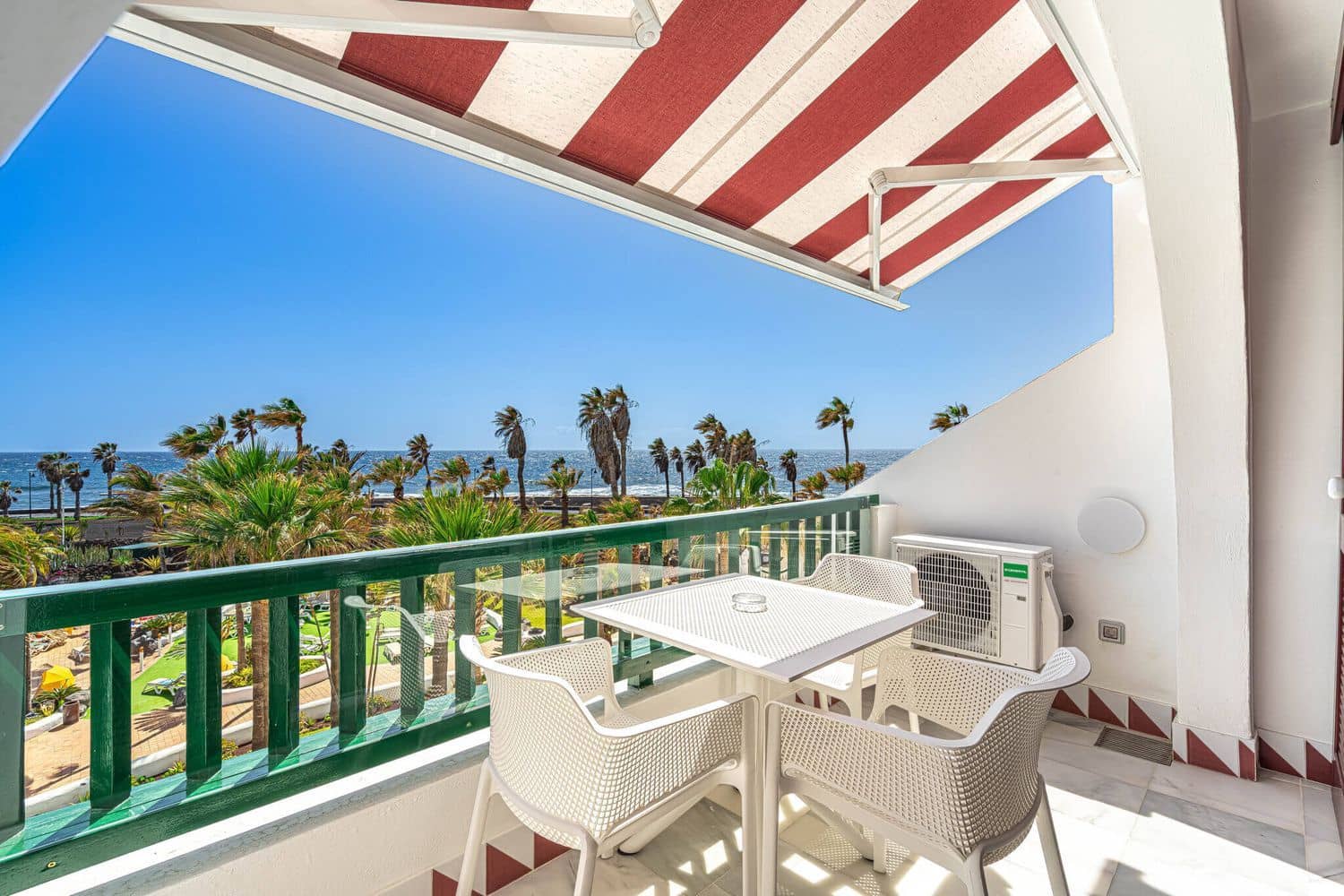 Appartement à vendre à Playa de las Americas avec piscine garage - 415 000 € (Ref: 8941041)