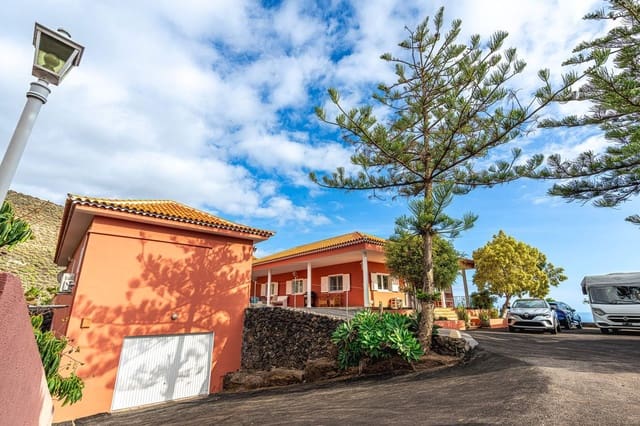 7 bedroom Finca/Country House for sale in Los Gigantes, Santiago del Teide with pool garage - € 1,790,000 (Ref: 9022941)