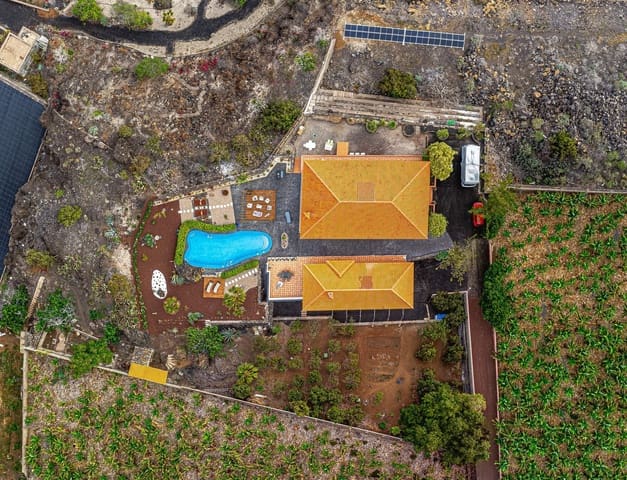 7 bedroom Finca/Country House for sale in Los Gigantes, Santiago del Teide with pool garage - € 1,790,000 (Ref: 9022941)