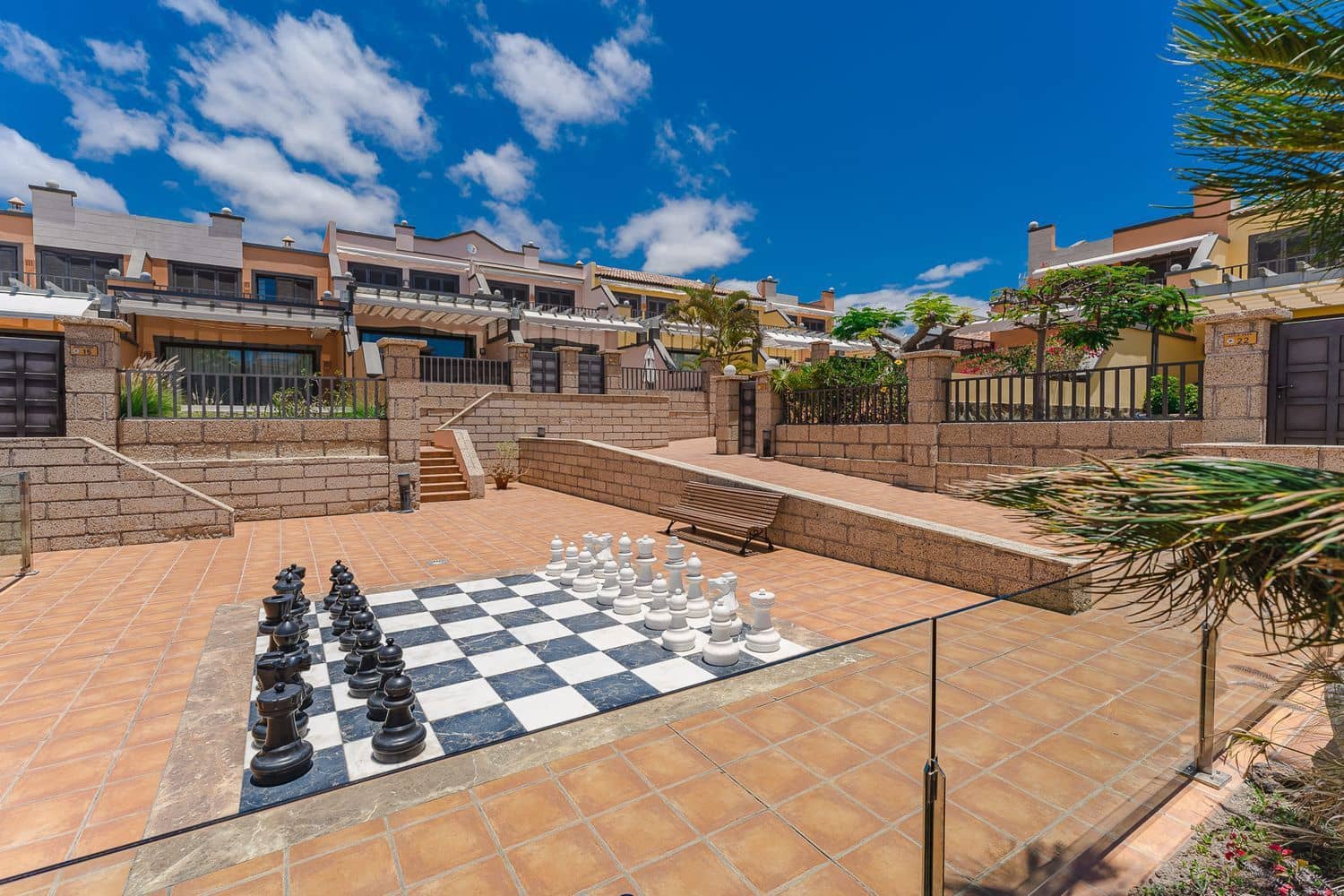 3 quarto Casa em Banda para venda em La Caleta Adeje com piscina garagem - 1 195 000 € (Ref: 9026227)