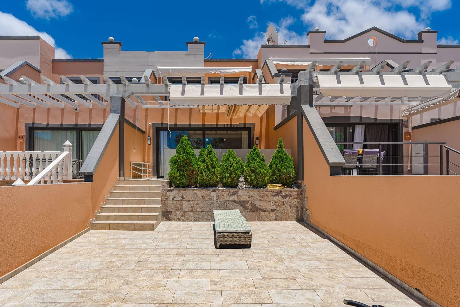 3 quarto Casa em Banda para venda em La Caleta Adeje com piscina garagem - 1 195 000 € (Ref: 9026227)