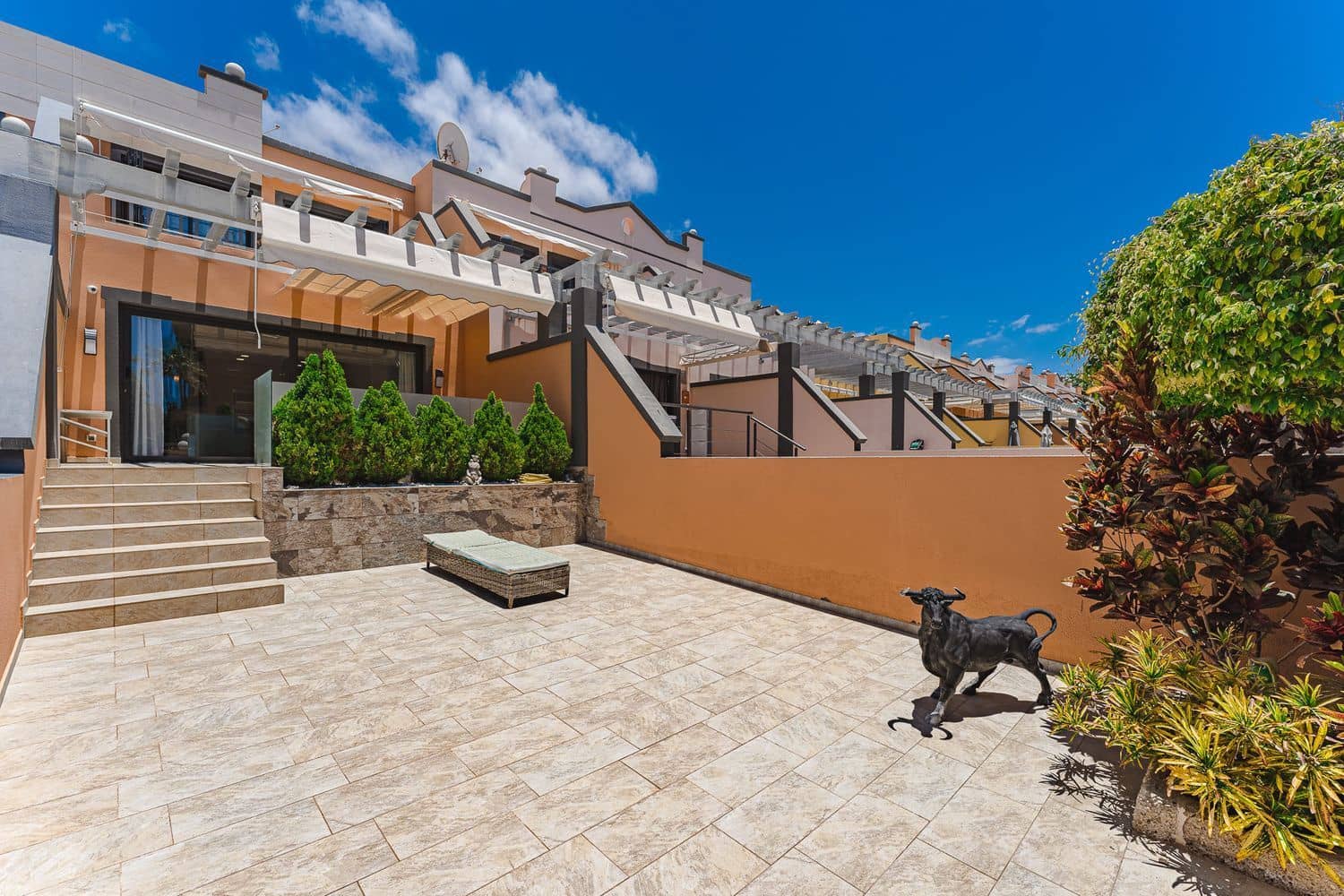 3 quarto Casa em Banda para venda em La Caleta Adeje com piscina garagem - 1 195 000 € (Ref: 9026227)