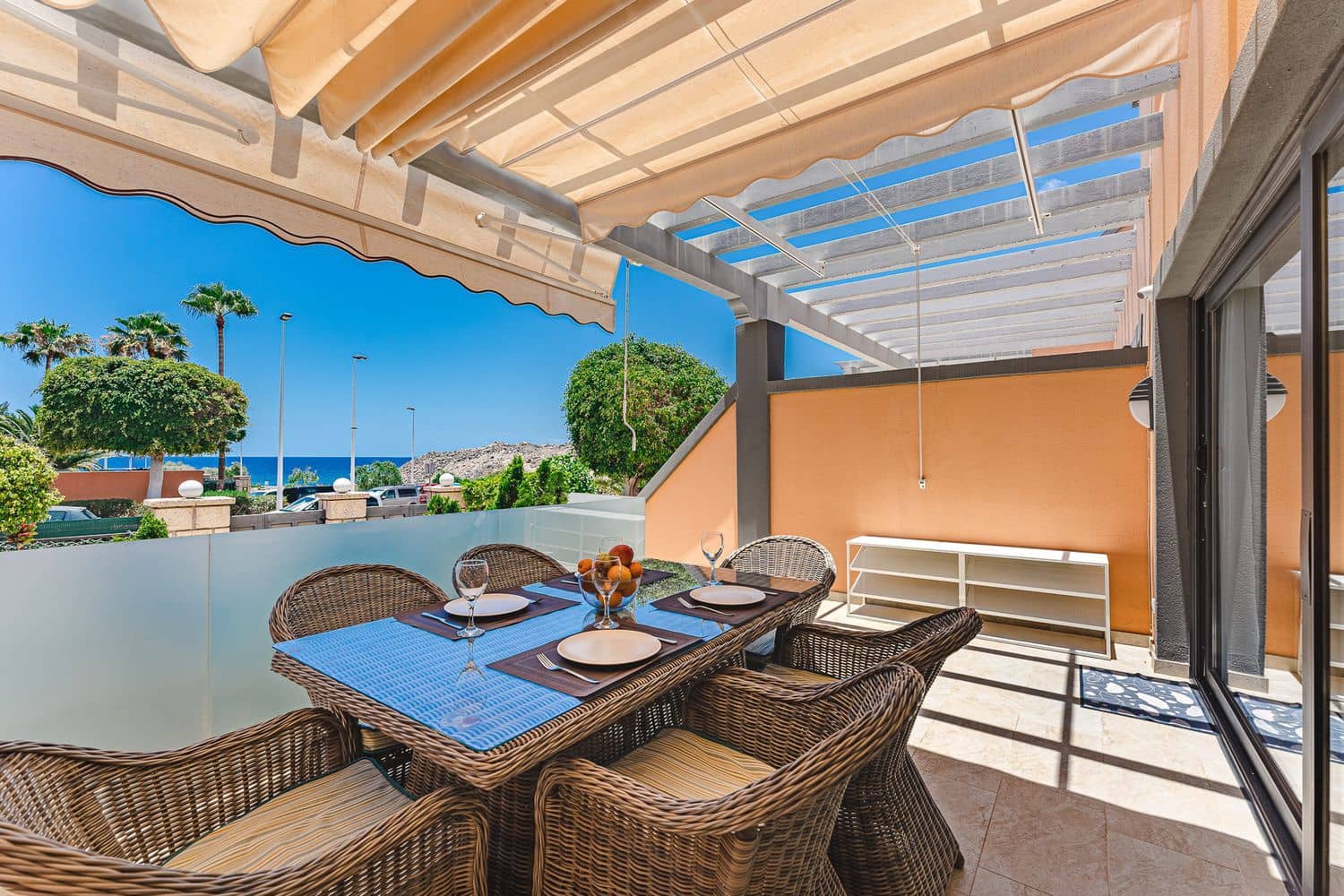 3 quarto Casa em Banda para venda em La Caleta Adeje com piscina garagem - 1 195 000 € (Ref: 9026227)