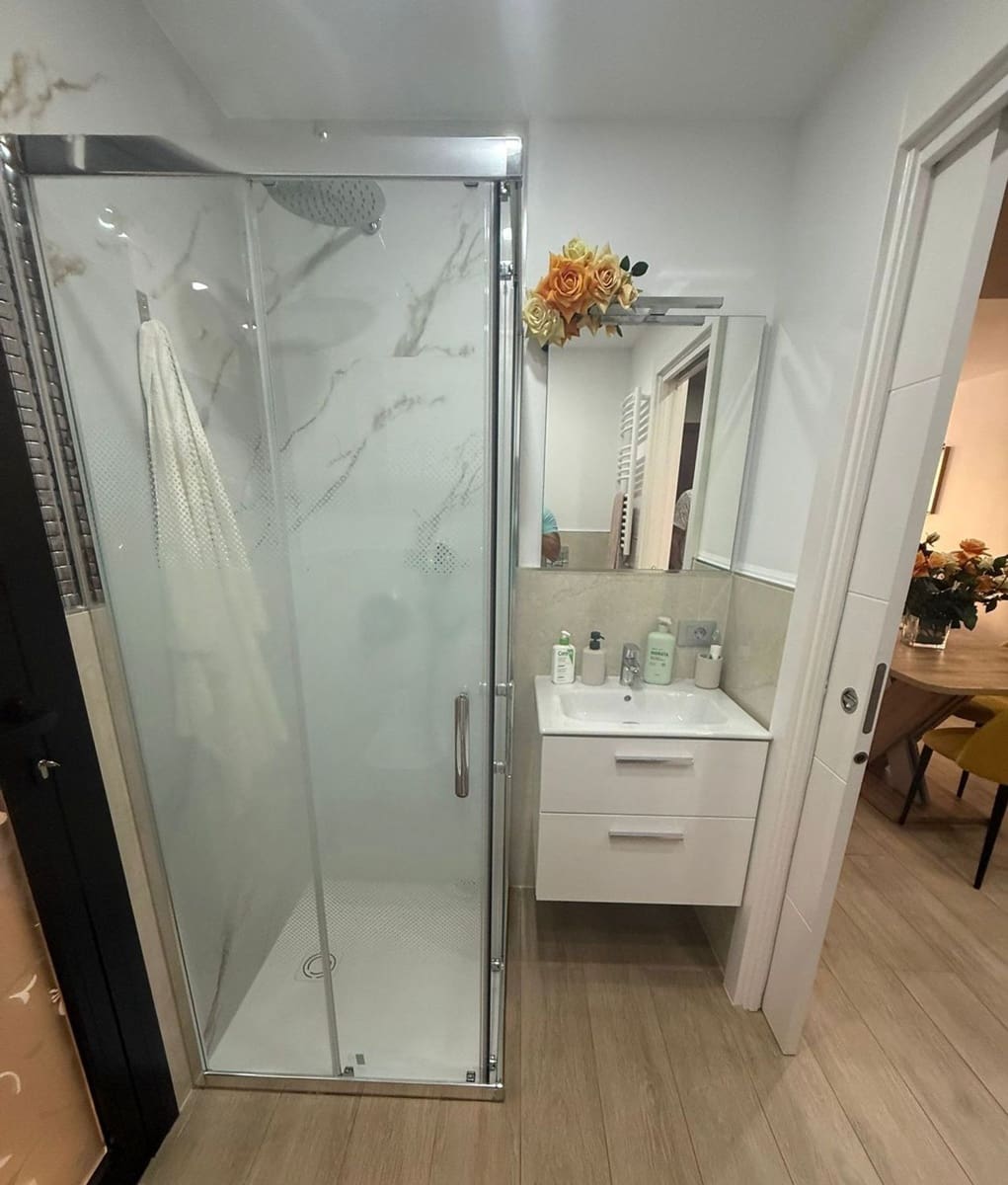 2 soverom Leilighet til salgs i Adeje med svømmebasseng garasje - € 365 000 (Ref: 9081130)