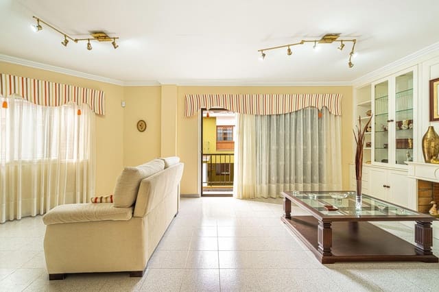 3 bedroom Townhouse for sale in Icod de los Vinos with garage - € 310,000 (Ref: 9142524)