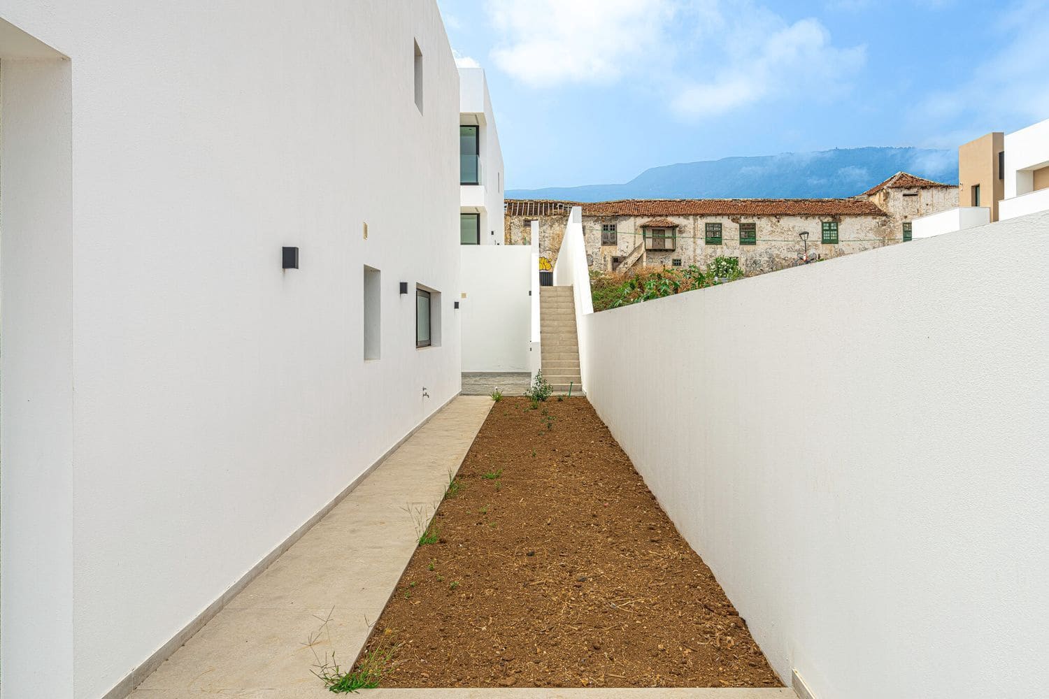 4 sovrum Villa till salu i Los Realejos med pool garage - 1 600 000 € (Ref: 9195287)