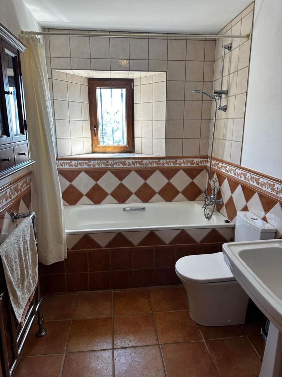 4 soveværelse Finca/Landehus til salg i Arona med swimmingpool garage - € 800.000 (Ref: 9204166)